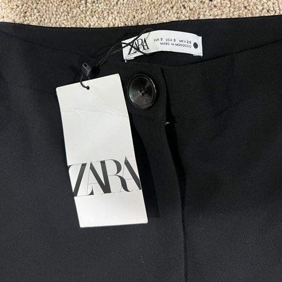 Fitted business pants with slit at bottom - Picture 2 of 4